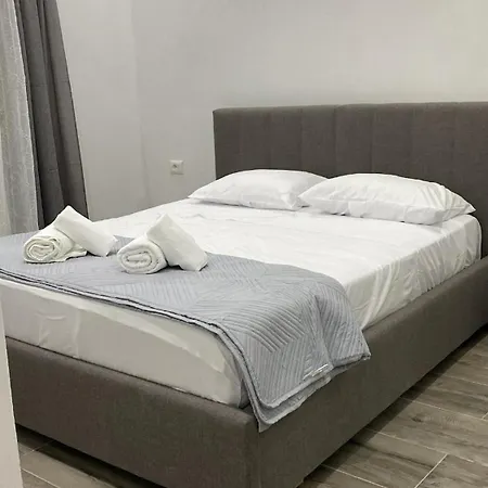 Fier apartment Appartement *