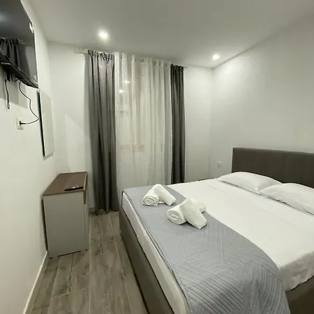 Fier apartment *